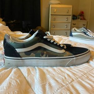 Vans off the walls mens black camo old Skool shoes